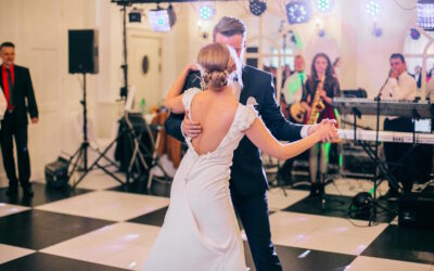 Is It Worth Having a DJ at a Wedding Reception?